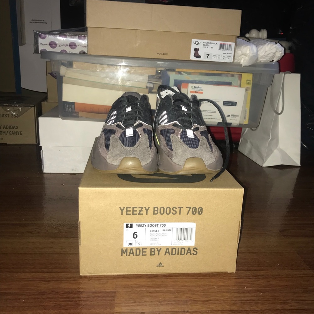 Adidas Yezzy 700 100% Authentic